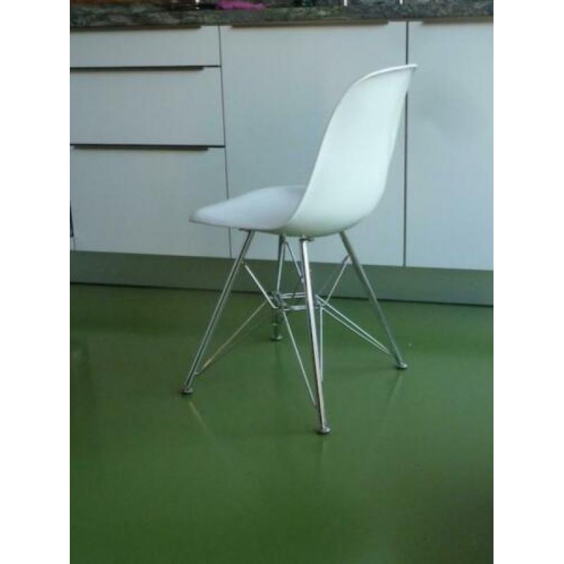 retro kunststofkuipstoel