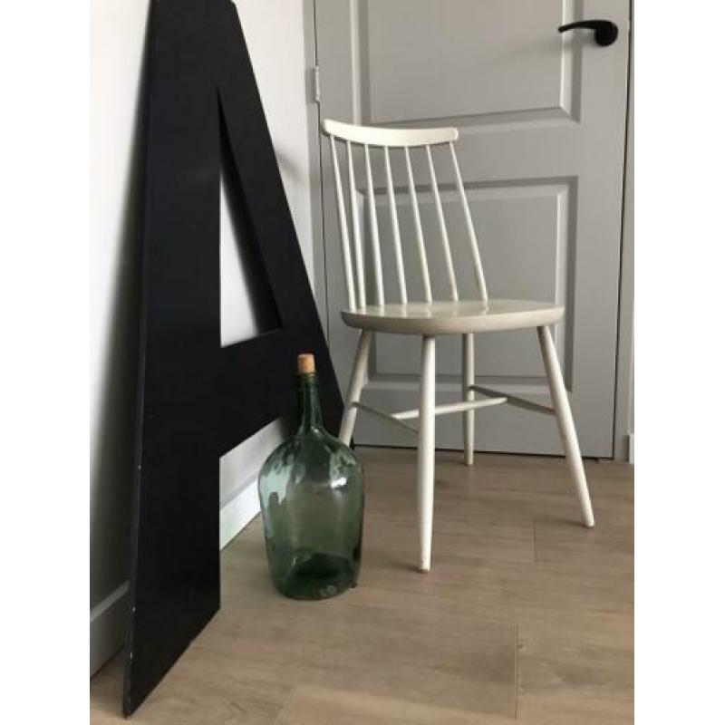 Vintage Deens design. Tapiovaara spijlenstoel Amsterdam