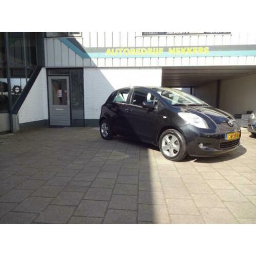 Toyota YARIS 1.3 VVTI LUNA MMT