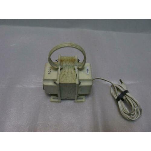 m24) Oude TRAFO 220 V naar 120 V - 250 VA.