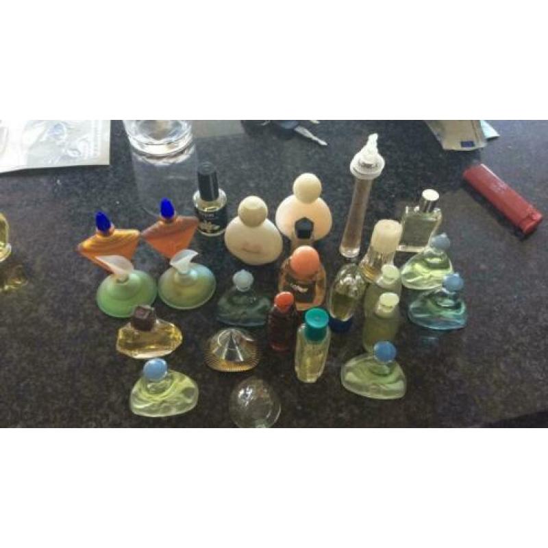 25 Volle miniatuur parfumflesjes 7,5 tot 15ml