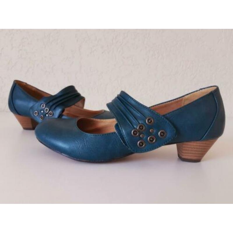 Stoere petrolblauwe pumps maat 39