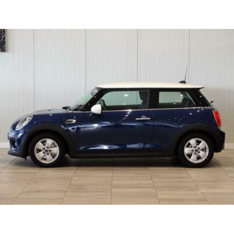MINI Hatchback Cooper Business Automaat 3 deurs / Airconditi