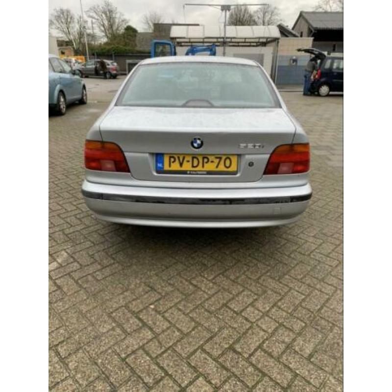 BMW 5-Serie 2.0 L 520i E39 (lichte opknap-puntjes)