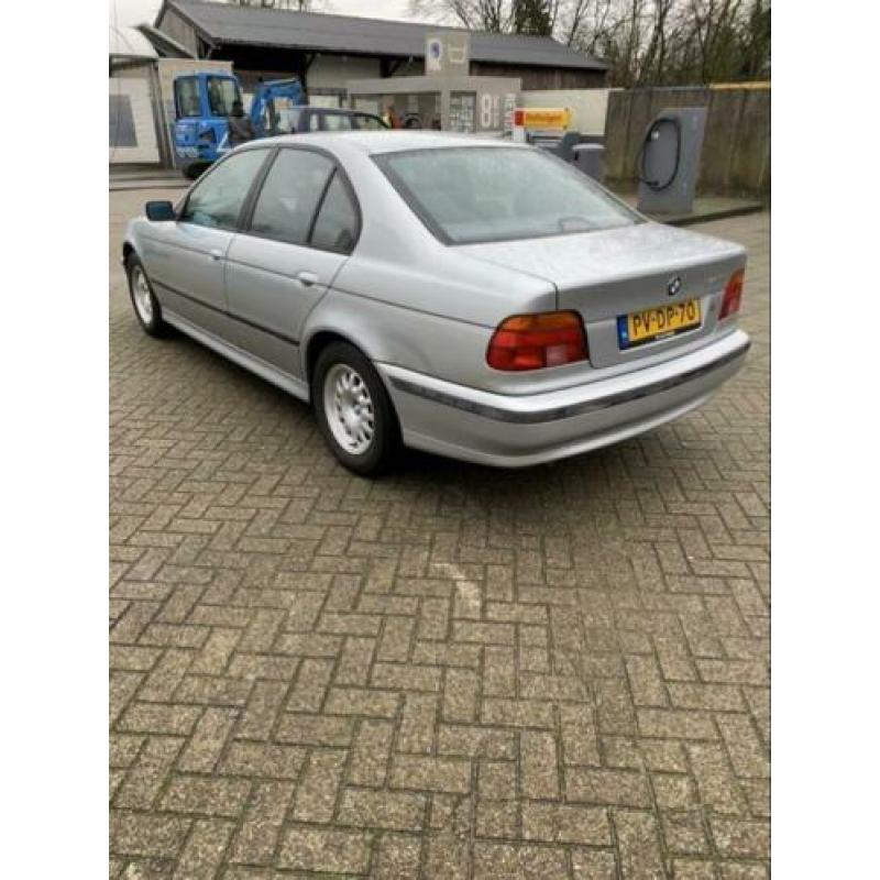 BMW 5-Serie 2.0 L 520i E39 (lichte opknap-puntjes)