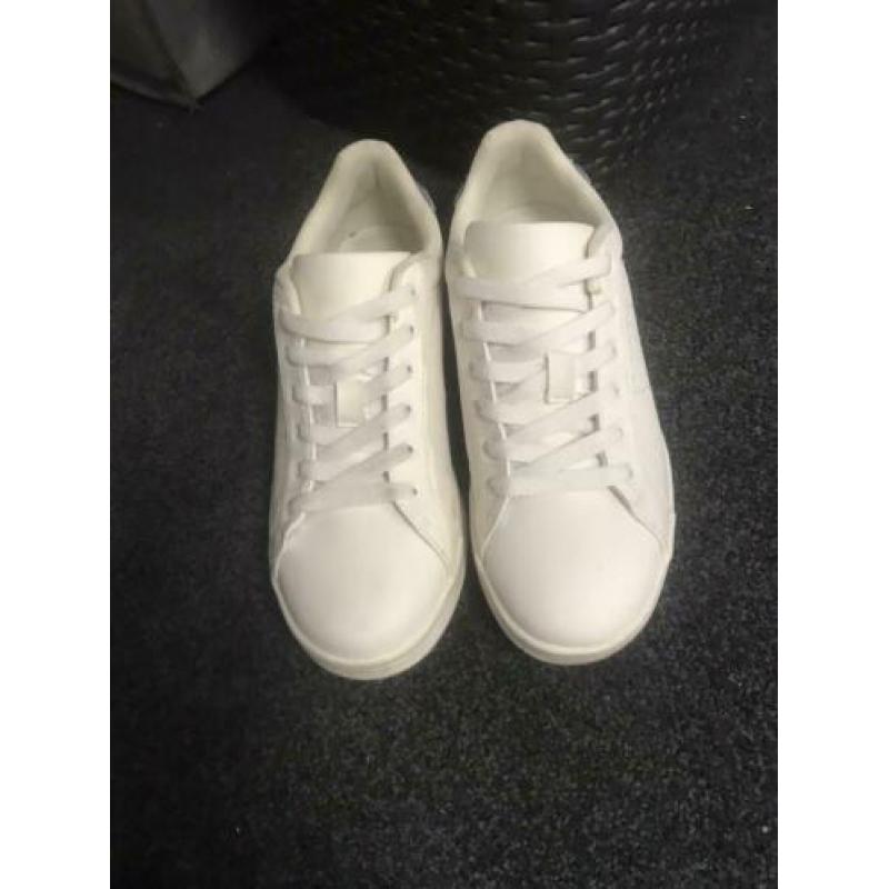 Blue box witte sneakers mt 37 zgan