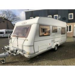 LMC Favorit 460 RD Vast bed met mover