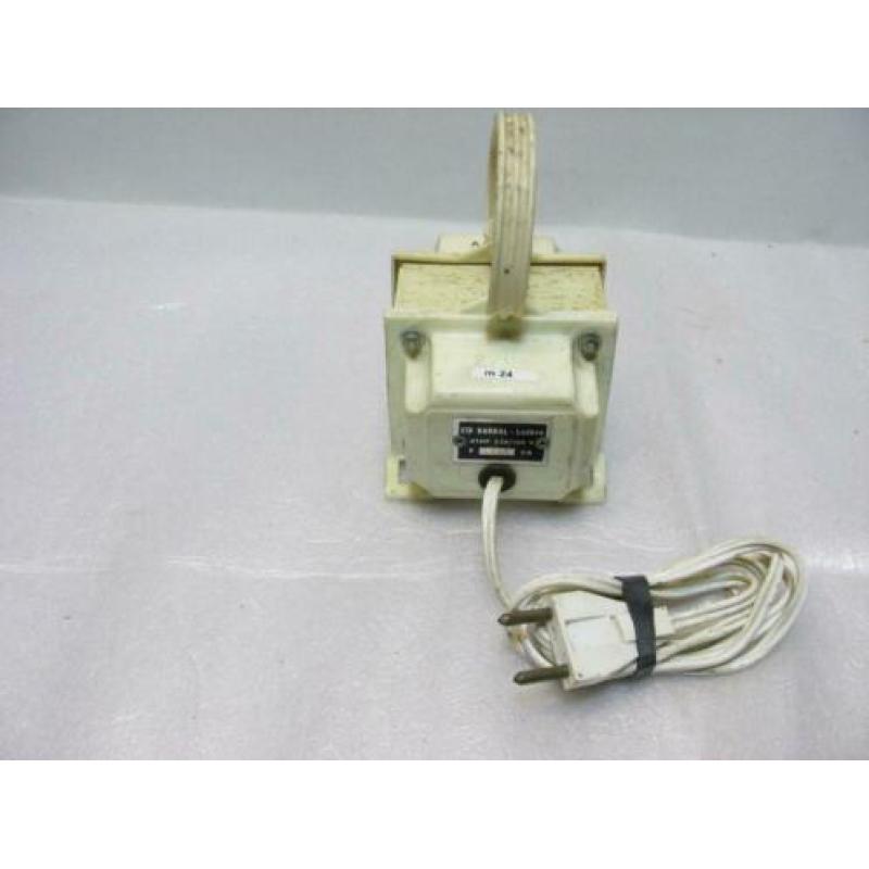 m24) Oude TRAFO 220 V naar 120 V - 250 VA.
