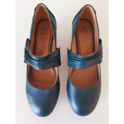 Stoere petrolblauwe pumps maat 39