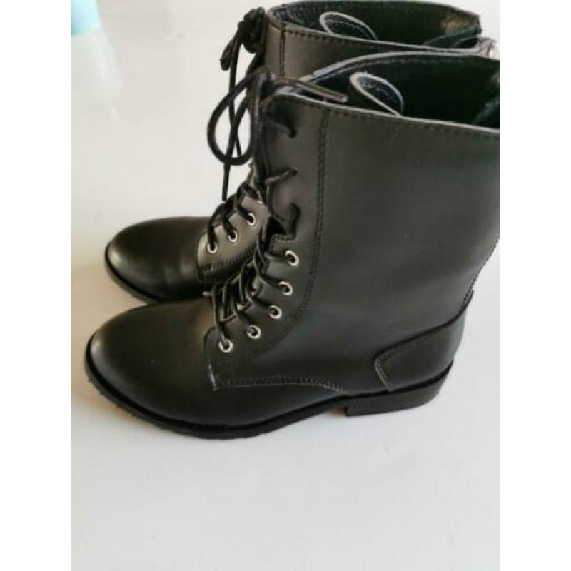 33 - Nik & Nik Thelma boots