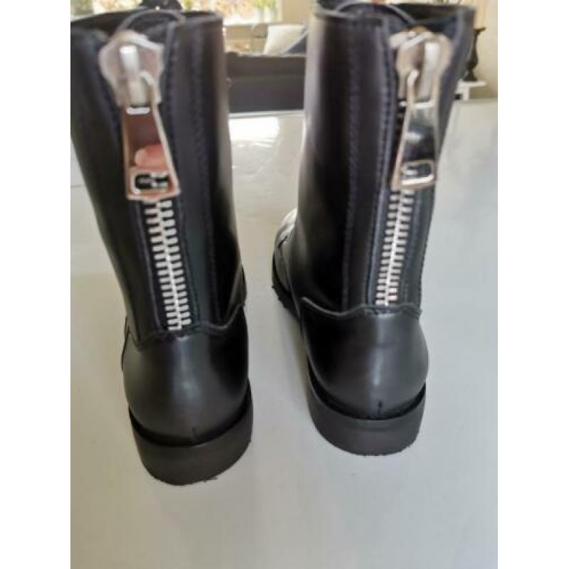 33 - Nik & Nik Thelma boots
