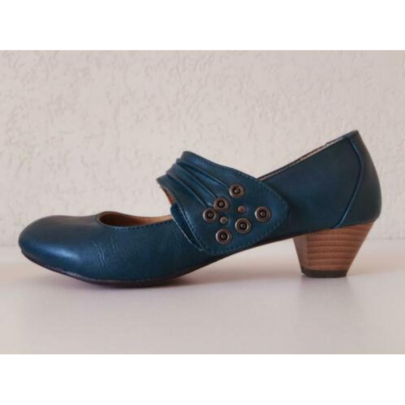 Stoere petrolblauwe pumps maat 39