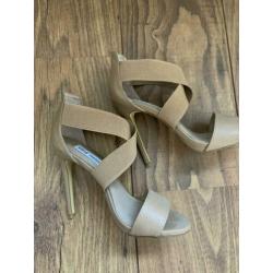 Steve madden pumps maat 37