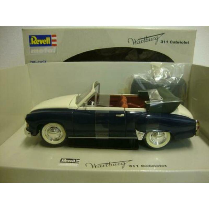 Wartburg 311 Cabriolet blue/white Revell 1:18 KRD