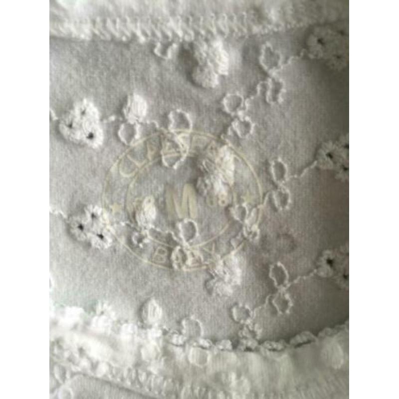rompertje en broekje, broderie , maat 68