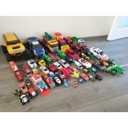 Partij speelgoed auto's groot en klein