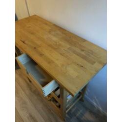 Houten roltafel met lades