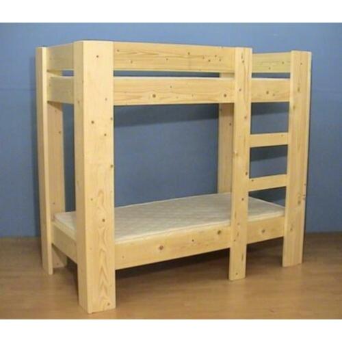 Blankhouten peuterstapelbed, 70x150 145 cm hoog.
