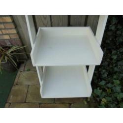 Staand houten wandrek met trapsgewijze planken,135 cm hoog