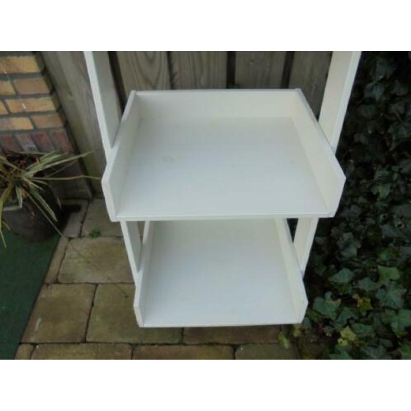 Staand houten wandrek met trapsgewijze planken,135 cm hoog