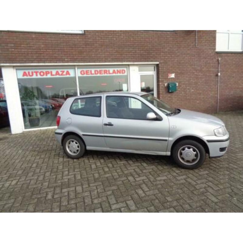Volkswagen Polo 1.4 Trendline (bj 2000)