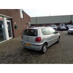Volkswagen Polo 1.4 Trendline (bj 2000)
