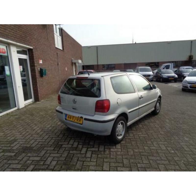Volkswagen Polo 1.4 Trendline (bj 2000)