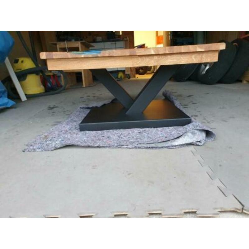 Salontafel massief eikenhout met epoxy