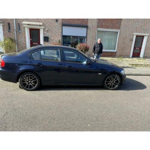 BMW 3-Serie 2.0 I 318 105KW 2009 Blauw