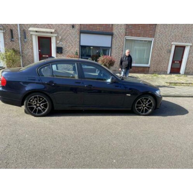 BMW 3-Serie 2.0 I 318 105KW 2009 Blauw