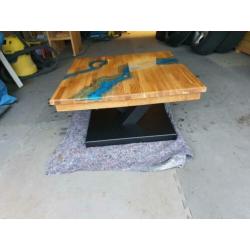 Salontafel massief eikenhout met epoxy