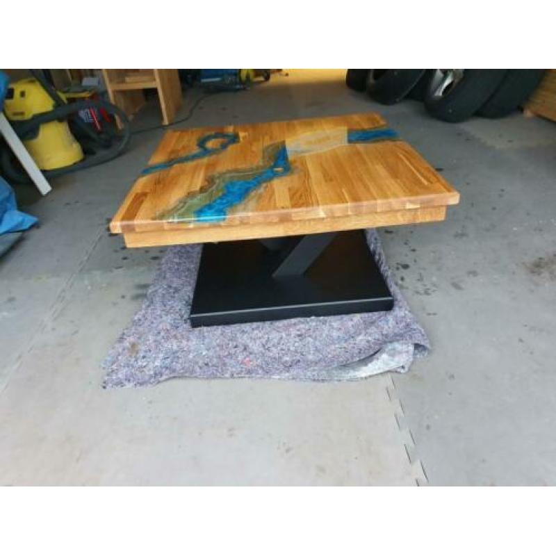 Salontafel massief eikenhout met epoxy