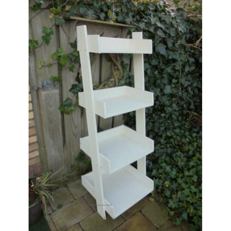 Staand houten wandrek met trapsgewijze planken,135 cm hoog