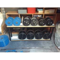 Thuis fitness, complete set: bankje, dumbells, schijven etc.