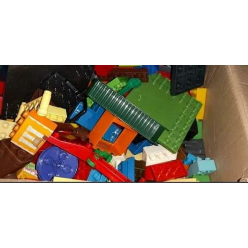 doos met blokken van Mega bloks