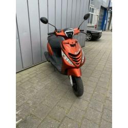Piaggio Zip bromscooter 4T 2015 45km