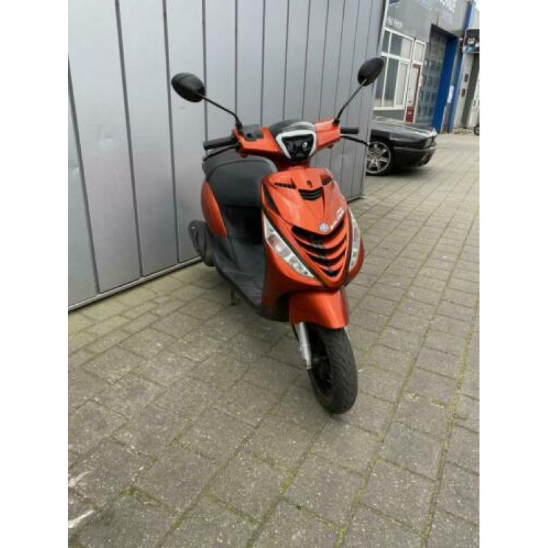 Piaggio Zip bromscooter 4T 2015 45km