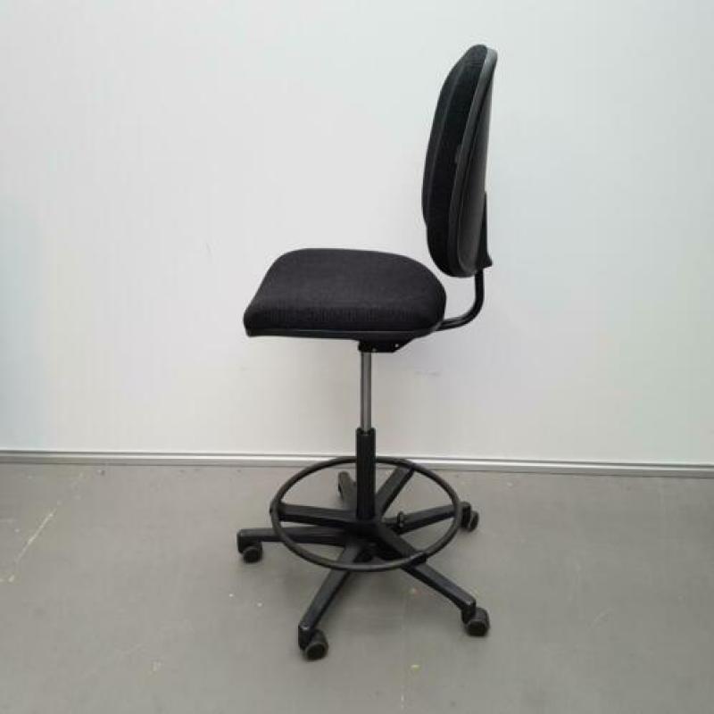 Ahrend hoge werkstoel - nieuwe stof
