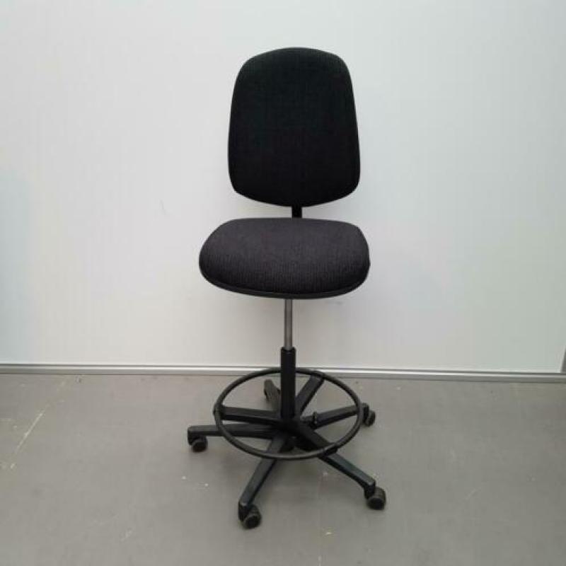 Ahrend hoge werkstoel - nieuwe stof