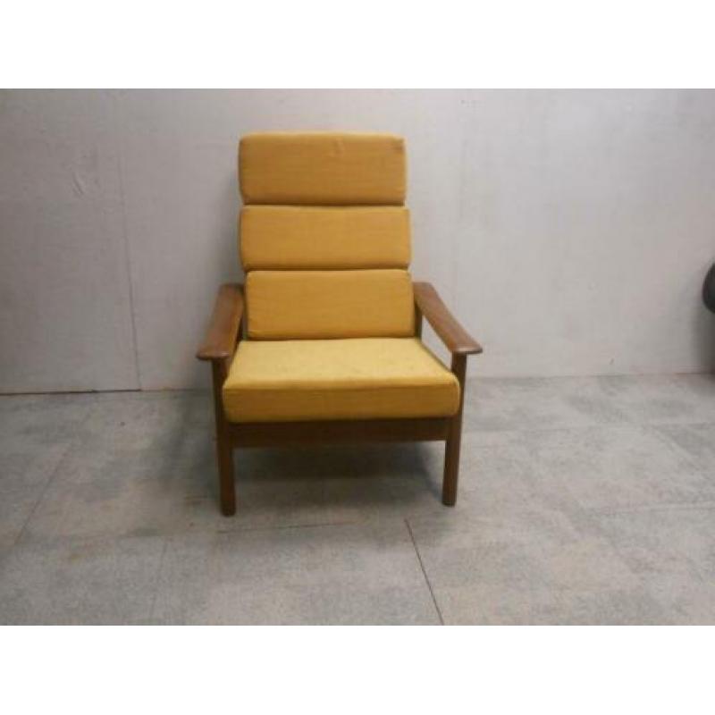 Mooie Deense nieuwe beklede teak vintage retro fauteuil.