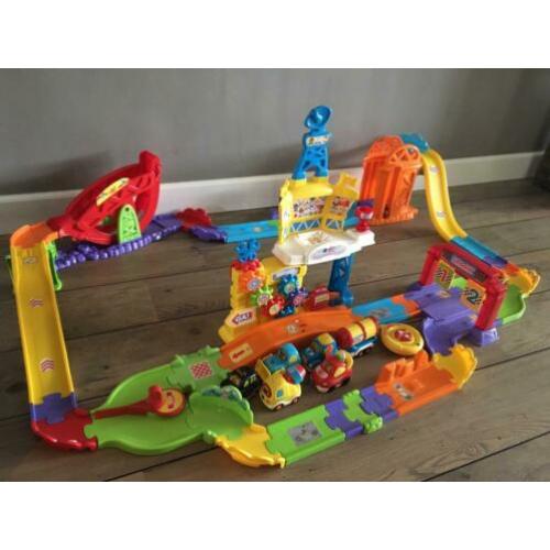 Toet Toet auto’s super racecircuit