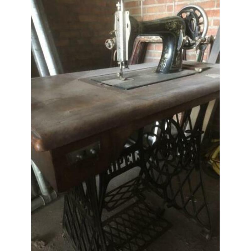 Opel naaimachine tafel
