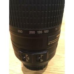 Nikon DX AF-S NIKKOR 55-300 mm 1 : 4.5 – 5.6 G ED (VR) lens