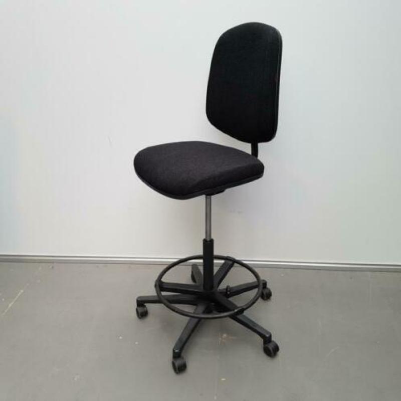Ahrend hoge werkstoel - nieuwe stof
