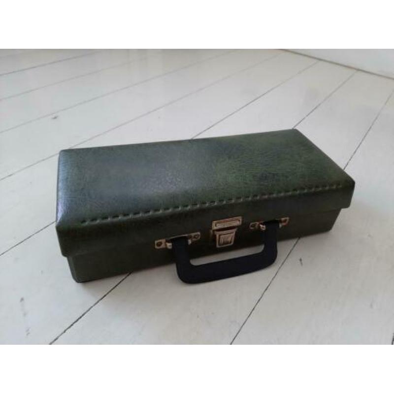Retro bewaarkoffer cassettebandjes groen