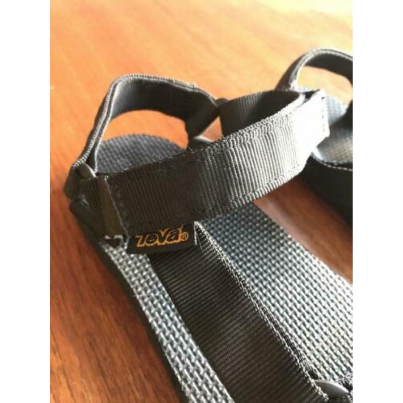 Teva zwart maat 40