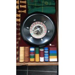 Te koop groot houten schaakspel