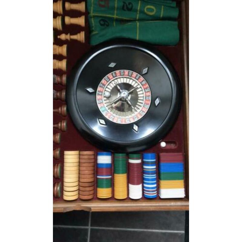 Te koop groot houten schaakspel