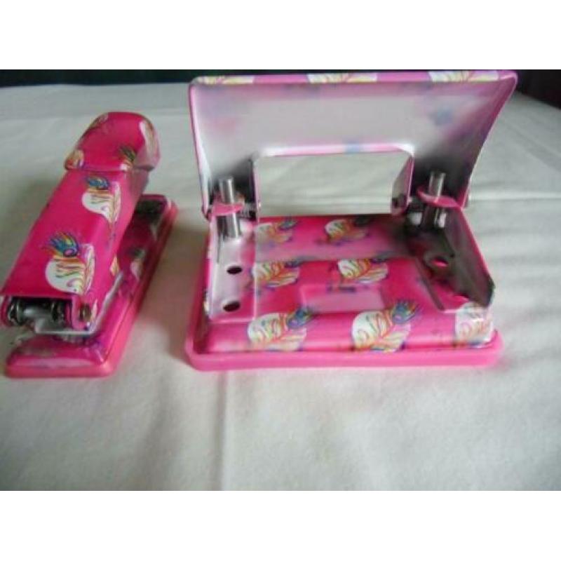 SETJE: roze perforator*nietmachine*potloden met 2 etui's