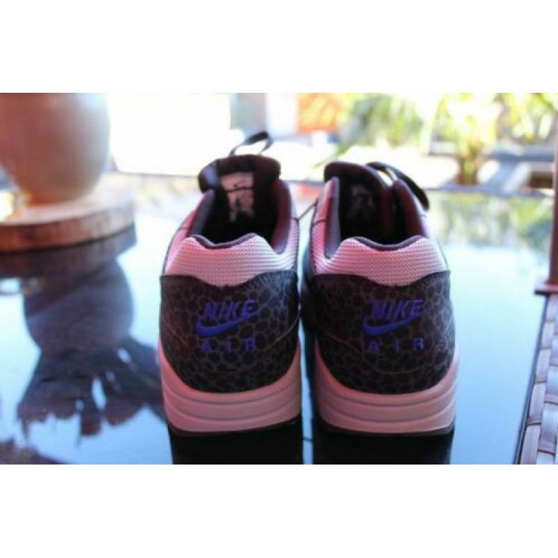Nike am1 maat 43